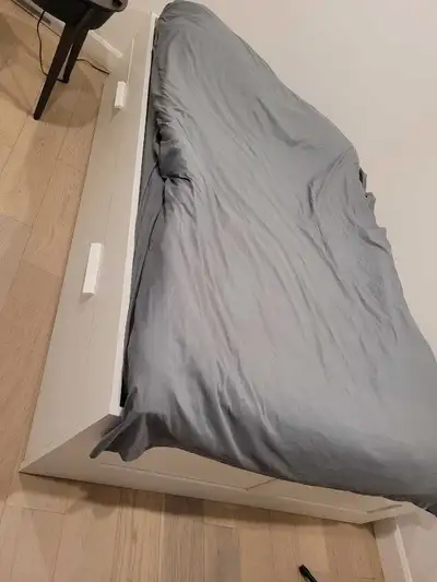 Gratuit - Lit double IKEA avec tiroirs, View more