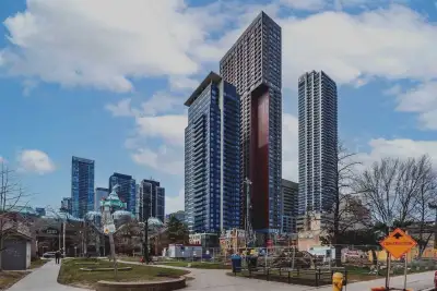 Gorgeous 1 Bedroom, 1 Bath Condo Located in Prime Bloor Location available for rent (Award Winning J...