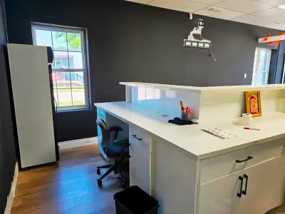 retail store is ready for rent in Brampton on Queen street / West street. Ready with counter, fixtur...
