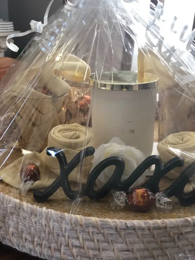 Premium Gift Wrapping Services64694952287746123