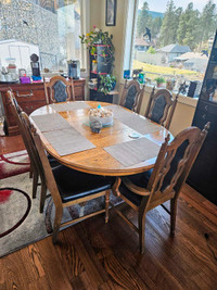 *reduced $ Dining room table and 6 chairs 