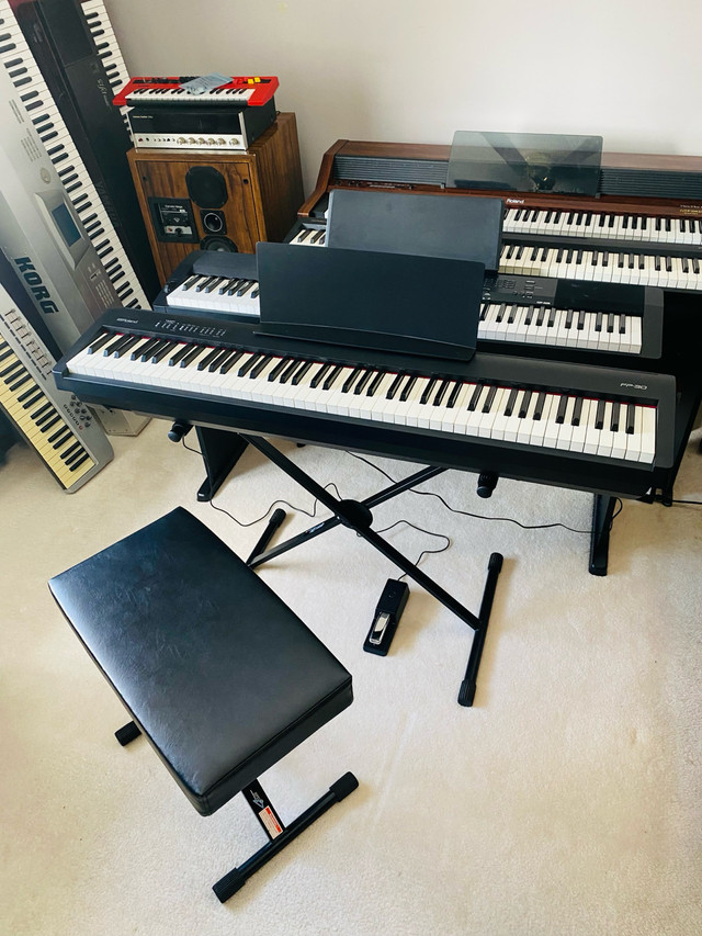 Roland FP-30 Digital 88 Key Piano - Bluetooth w/ Stand & Bench in Pianos & Keyboards in Winnipeg - Image 2