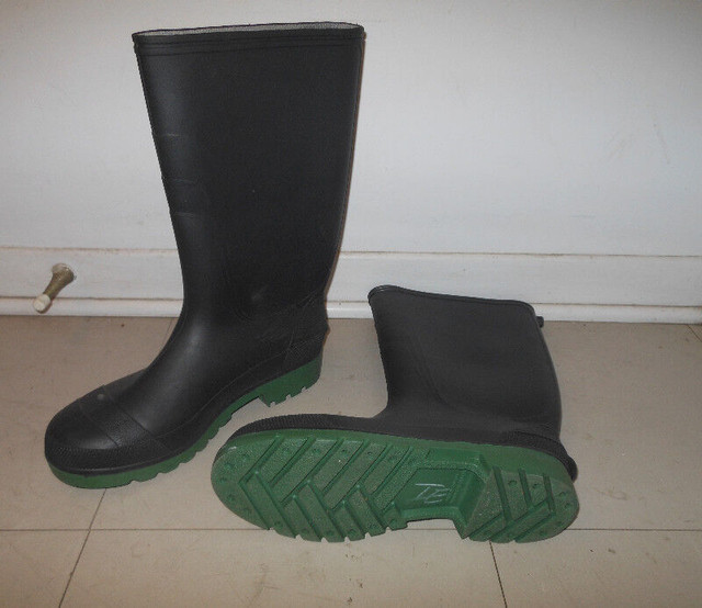 Rubber Boots dans Femmes - Chaussures  à Ville de Montréal - Image 2