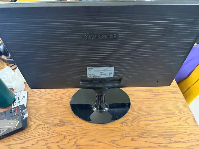 Samsung 24” monitor