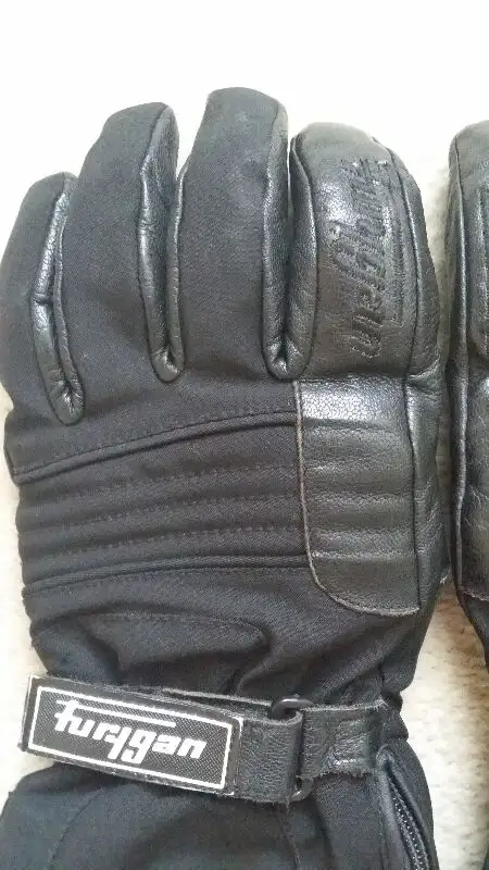 FURYGAN GLOVES in Other in Ottawa - Image 3