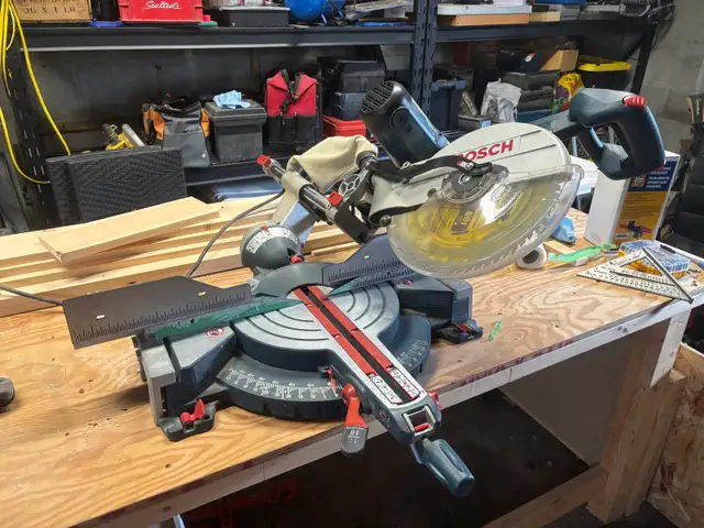 Bosch 12 inch Mitre Saw in Power Tools in Barrie - Image 5