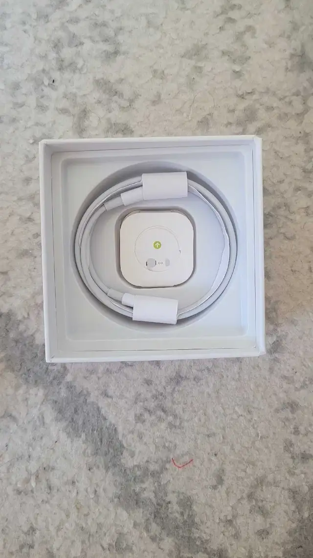 Airpods Pro in Headphones in Oakville / Halton Region - Image 4