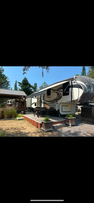Selling our 5th wheel and set up for 2026 season!!! 2014 375 BHFS Eagle Premier * $32,500 Negotiable...