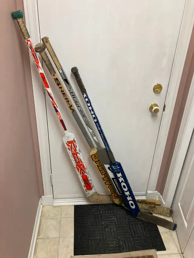 4 Right Hand Goalie Sticks in Hockey in Ottawa - Image 2