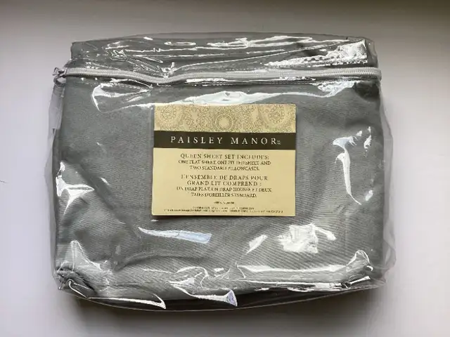 Queen flat bed sheets (not a set) in Bedding in City of Toronto - Image 6