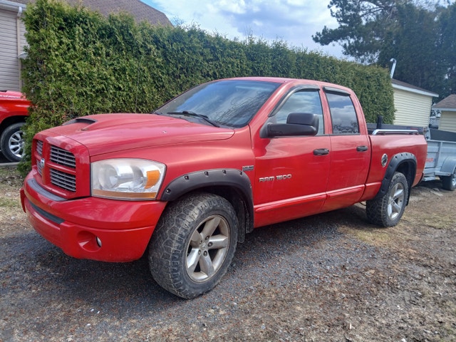 Pick up dodge ram 1500 2006 5.7L