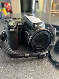 Nikon Coolpix 8700 Camera