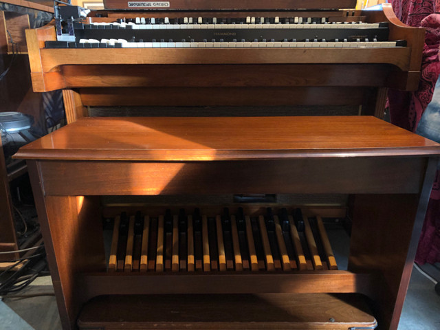 Hammond Organ A-100 and Leslie 122 Speaker in Pianos & Keyboards in Winnipeg