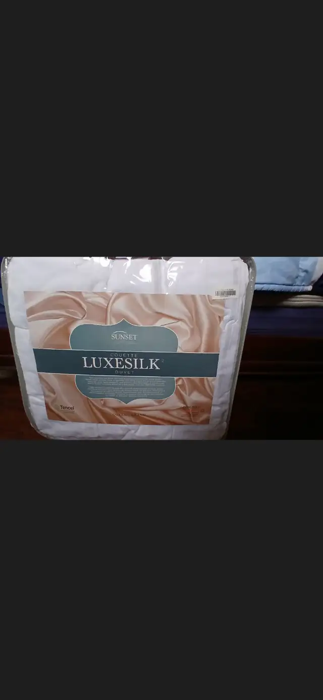 Queen size duvet in Bedding in Barrie - Image 2