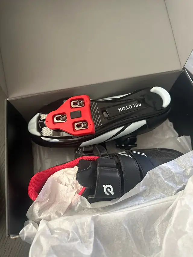 Peleton bike shoes size men’s 11 and ladies 6 and 2 heart rate m63804732180483122