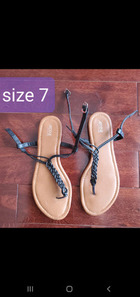 Ladies sandals size 7 