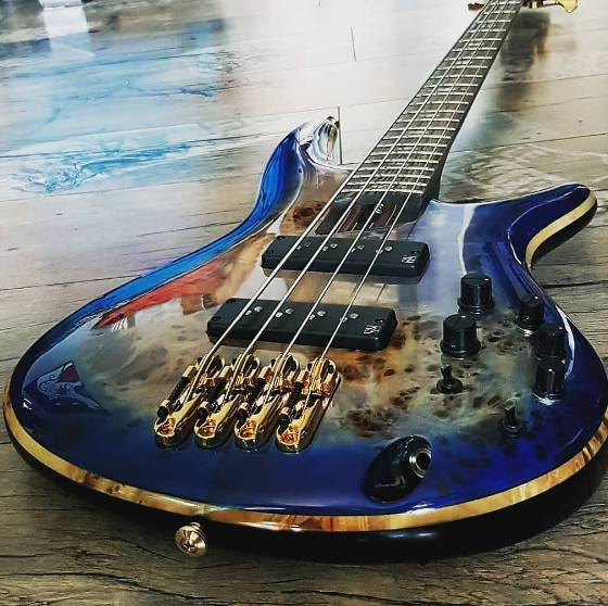 Bassist looking to jam with other musicians