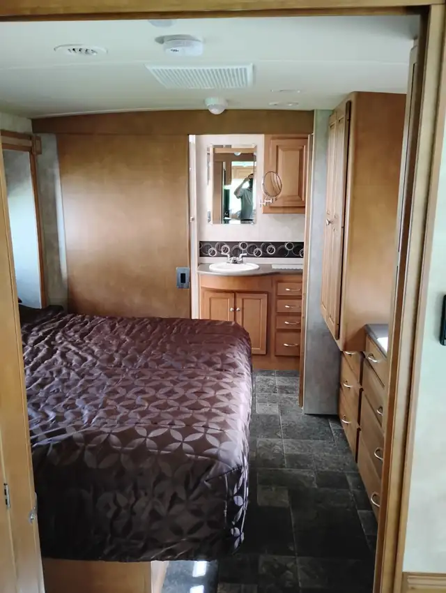 Motorisé clase A Winnebago Itasca Sunstar 35F 2012 in RVs & Motorhomes in Sherbrooke - Image 11