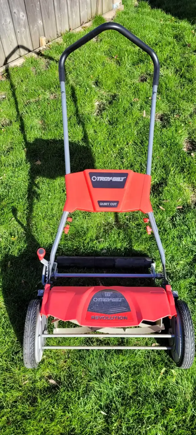 Troy-Bilt Manual Lawn Mower in Lawnmowers & Leaf Blowers in City of Toronto - Image 2