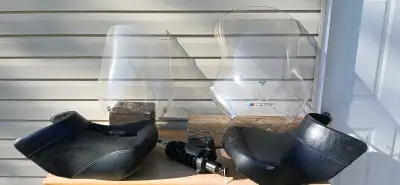 Selling various parts for bmw r1200gs Model years 2004 to 2012 Oil head Large v stream windshield $1...
