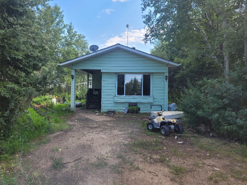 Lakefront Acreage in westlock county 5.78acres Houses for Sale