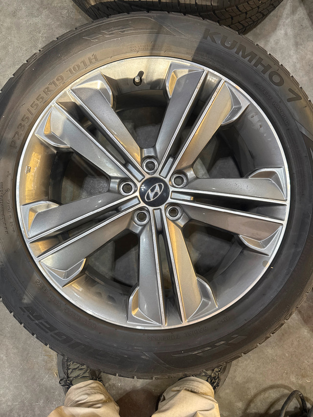 OEM Hyundai SUV 19” Grey Aluminum 5-lug, 10 split-spoke design in Tires & Rims in Muskoka - Image 3
