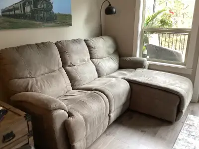 Lazy Boy 3 piece sectional - no longer appropriate for our age, bought in 2018 for $4,000, asking $9...