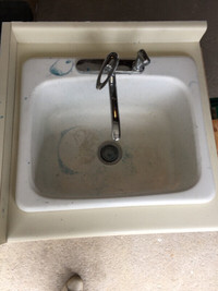 Used 22in x 26in Fibreglass Utility Sink for sale