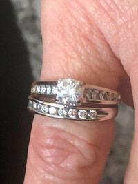 **PRICE REDUCED** 1.00 carat Natural Diamond Engagement Ring Set