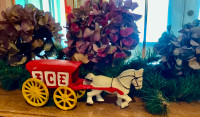 Chariot de glace vintage 1950 tiré par cheval Fonte 1950 à 50$