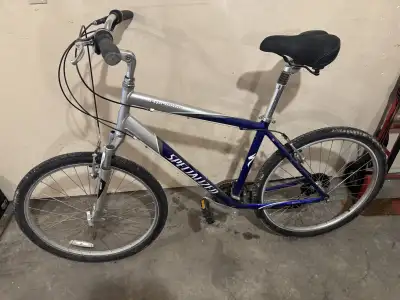 Men’s Specialized Aluminum Mountain Bike , 24 speed , 26 inch wheels , Large 20 inch frame. Excellen...