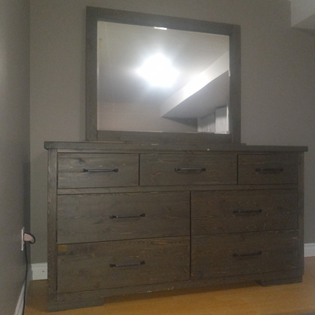 Bedroom dresser and mirror set Dressers & Wardrobes Sudbury Kijiji