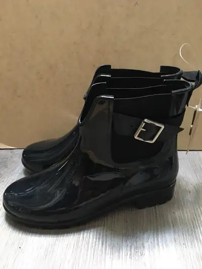 Rain boots, View more