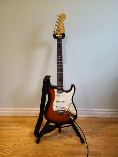 1995 Fender Strat USA, View more