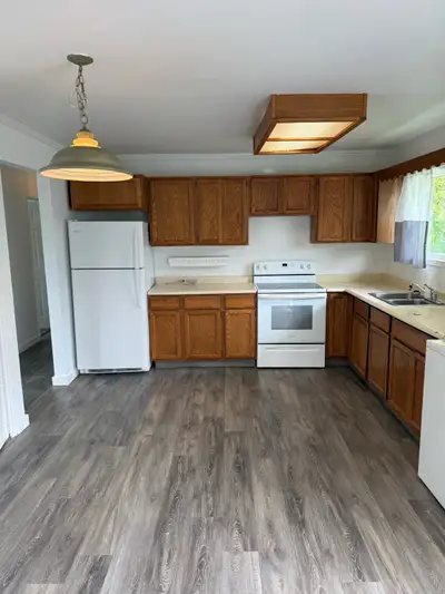 This three bedroom bungalow is located right next to Elementary school and a 10 minute walk to shopp...