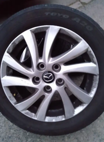 Used All Season Tires 205/55 R16 I have 4 used tires. 2 of them have substantial wear on the walls (...