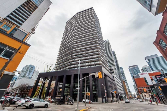 Studio Apartment in Long Term Rentals in City of Toronto