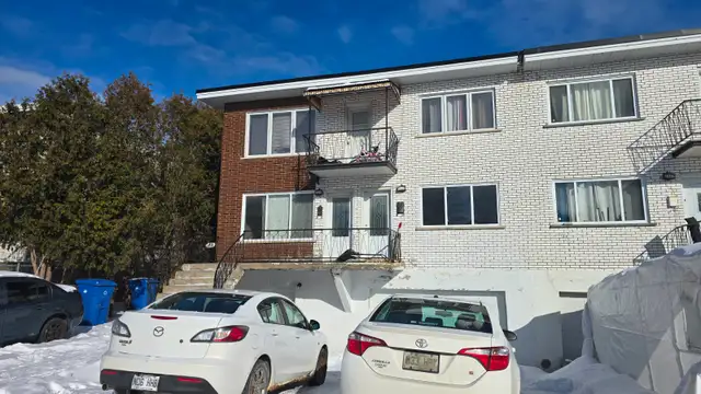 5  1/2  duplex main floor in Brossard 'A' section for rent