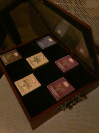 Decorative tea chest