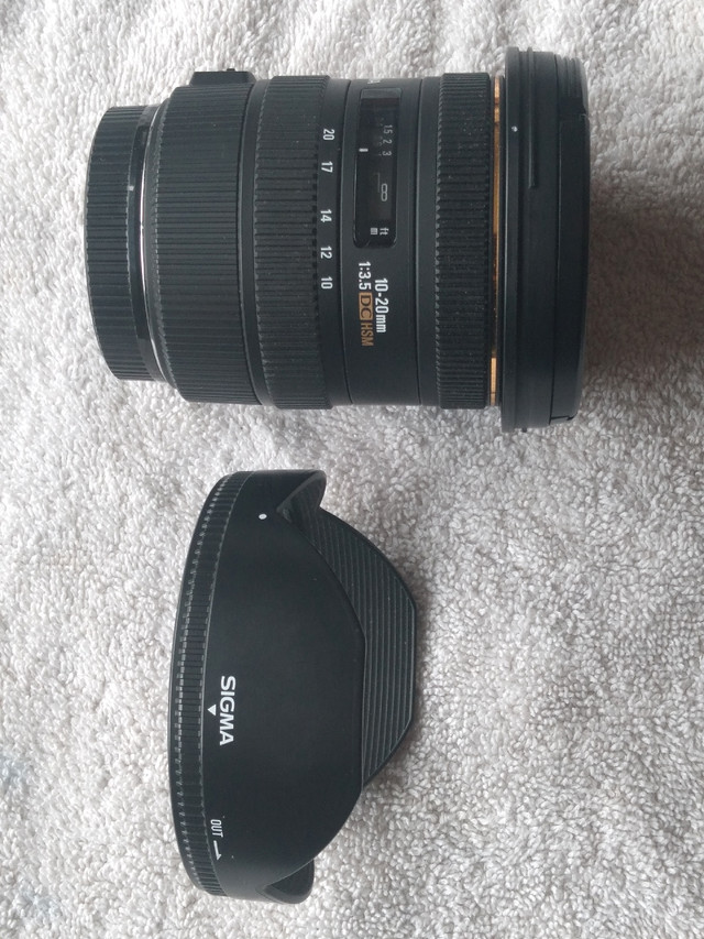 Sigma Canon EOS Lens in Cameras & Camcorders in Muskoka
