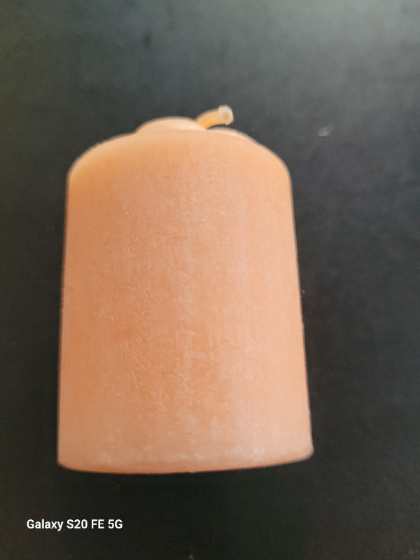 Peach Votive Candles in Home Décor & Accents in Markham / York Region - Image 3