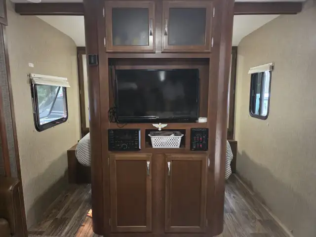 2017 Keystone Passport 2810BH Ultra Lite Bunkhouse – Sleeps 10 in Travel Trailers & Campers in Penticton - Image 5