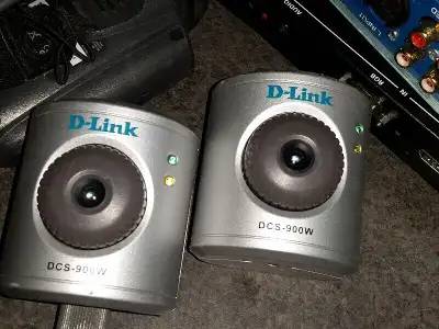 D-Link DCS-900W Wireless Surveillance Security Camera tons of se, View more