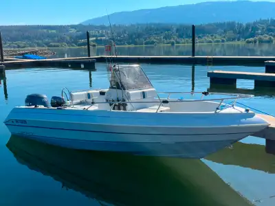 Nice center console Campion fishing boat all rigged out with 115 4 stroke Yamaha and a 8 h Yamaha ki...