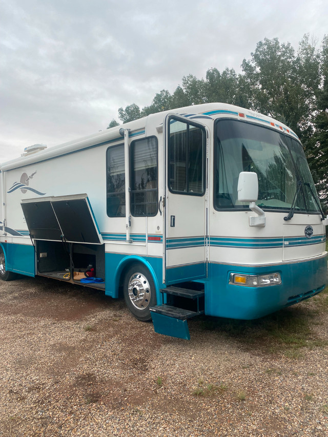 2001 36 ft Rexall by Rexair Motorhonme in RVs & Motorhomes in Calgary - Image 2