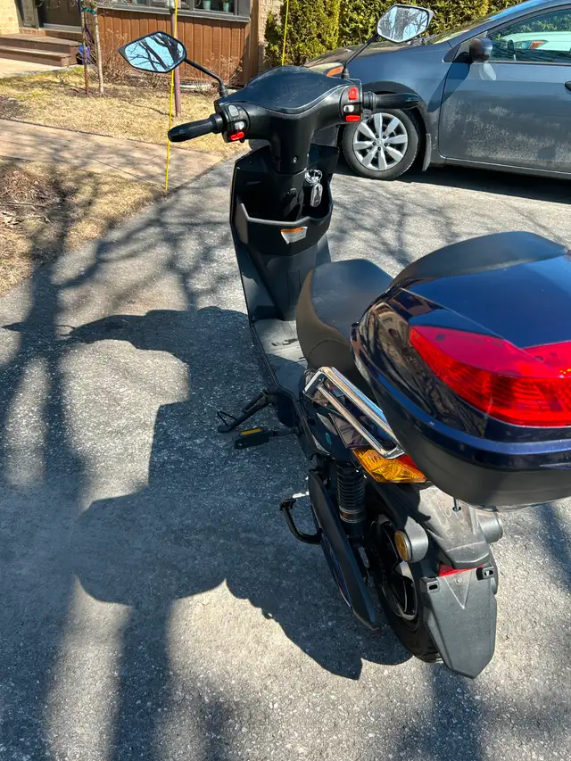 Scooter Electrique - Daymak Arrow in eBike in Longueuil / South Shore - Image 2