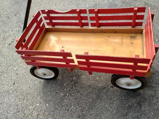 Vintage Berlin Flyer Wagon Excellent Condition in Arts & Collectibles in City of Toronto - Image 7