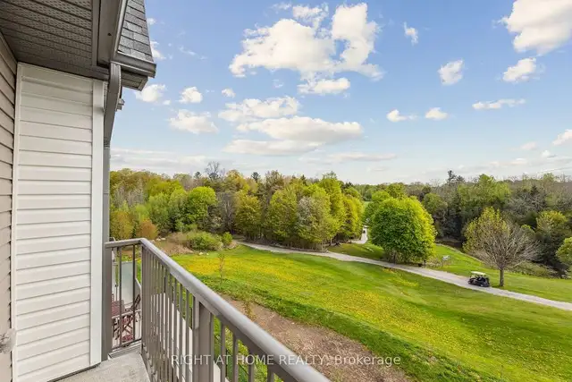 3 Bedroom Townhouse Overlooking Green space for Sale! in Condos for Sale in Oshawa / Durham Region - Image 14