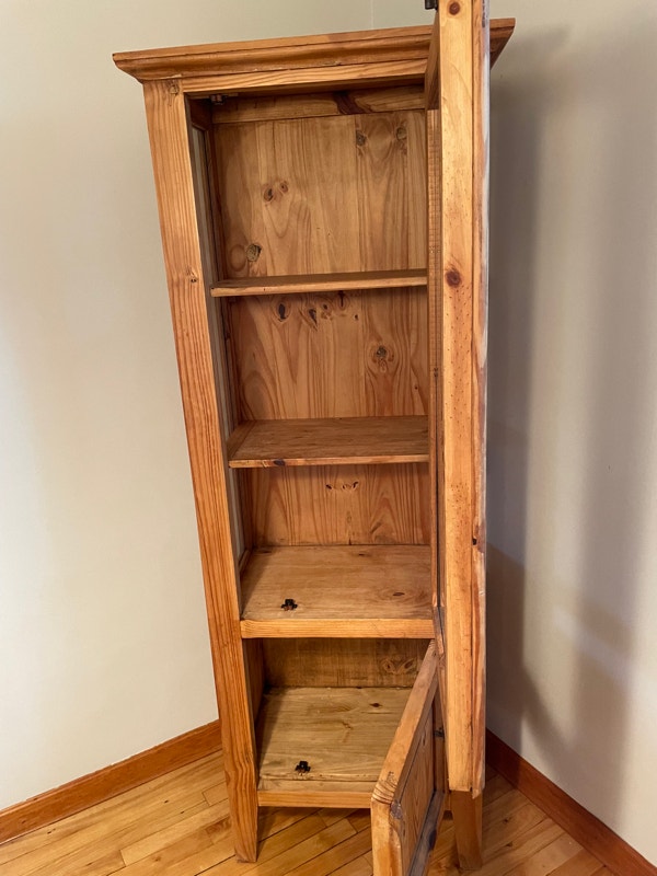 Armoir à verres en bois massif / Solid wood display Articles