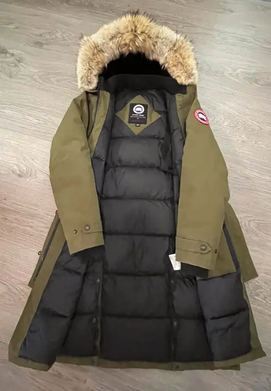 Canada goose Kensington parka xs in Women's - Tops & Outerwear in City of Toronto - Image 2